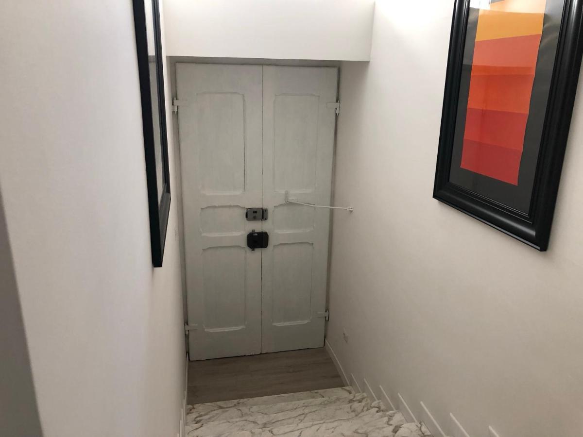 White Hotel Терни Екстериор снимка